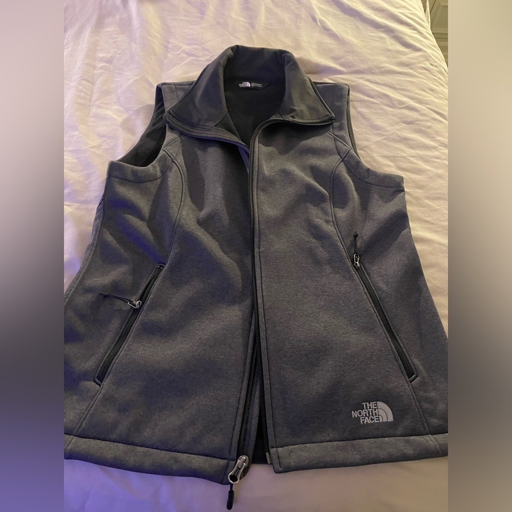 Women’s Northface Vest, New W/O Tags. Size Medium